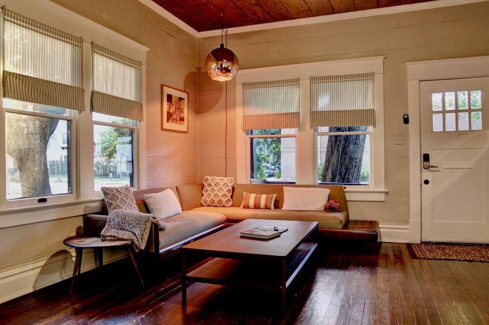 Quaint 1920's home w/ unique charm. - هيوستن - غرفة معيشة