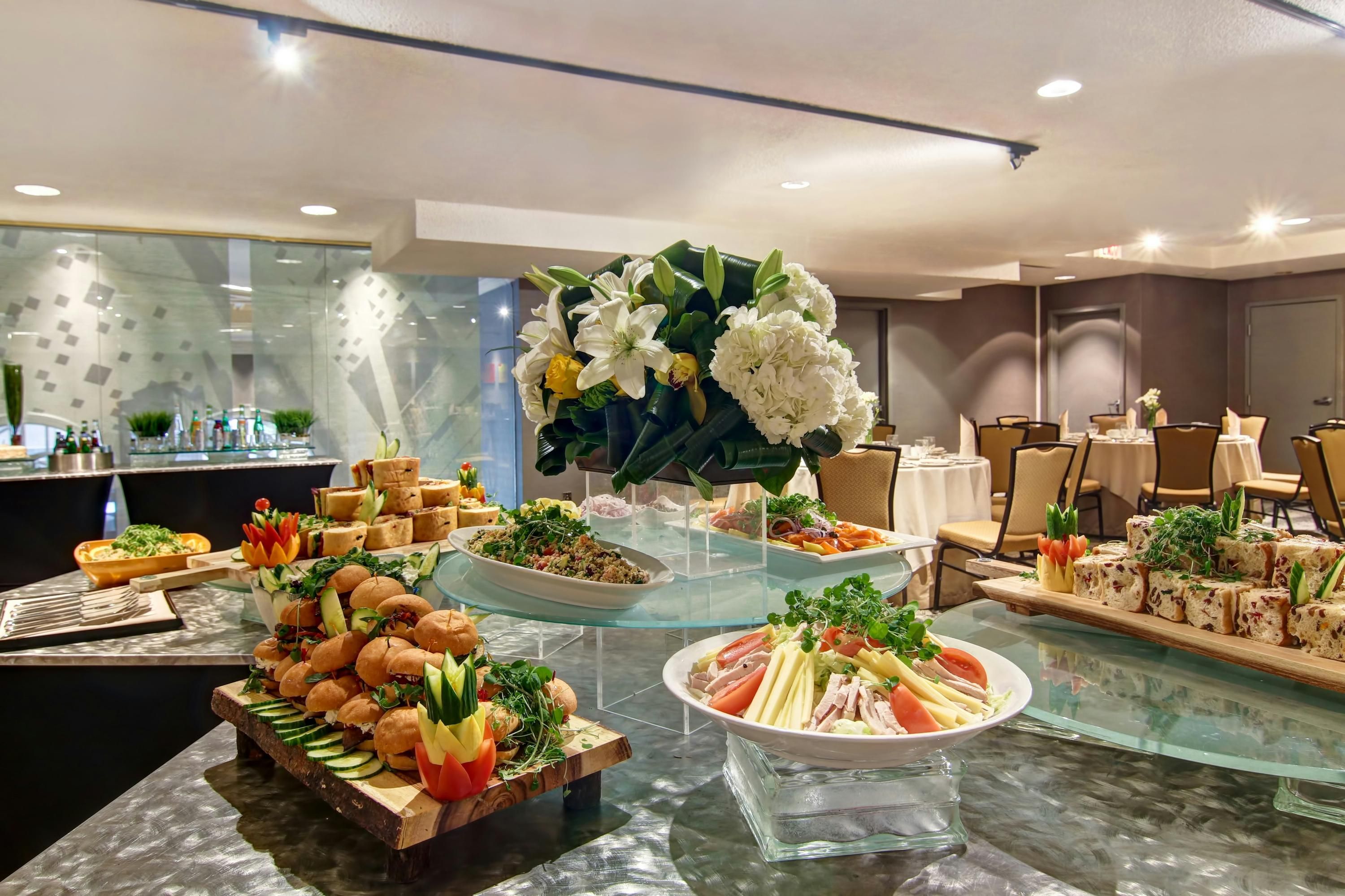 DoubleTree by Hilton Toronto Downtown - Toronto - Buffet
