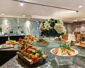 DoubleTree by Hilton Toronto Downtown - Toronto - Buffet