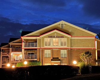 Luxury Lake Norman, Penthouse Condo, Private Deck with Panoramic Lake Views - Cornelius - Gebäude