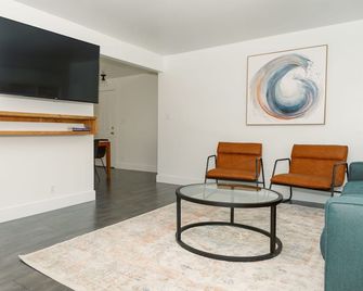 Spacious 3br Main Floor Unit Near USU and Downtown - Logan - Sala de estar