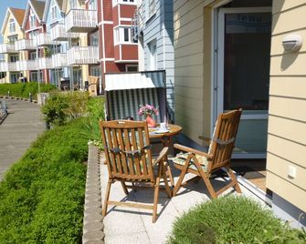FEWO directly at the marina with view of the old town, up to 6 pers. Pets welcome - Greifswald - Patio