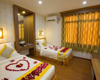 Orient Hotel Mandalay - Mandalay - Bedroom