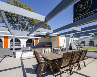 Rest Motels - Naracoorte - Patio