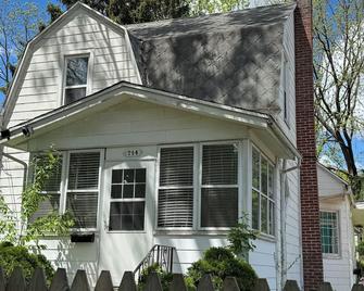 Charming 2-bedroom Private Upstairs Loft in house in enchanting Jackson - Jackson - Building