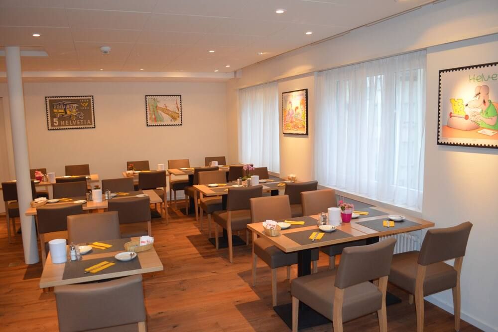 سنترال هوتل بوست