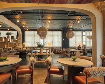 Sela V Hotel - Brooklyn