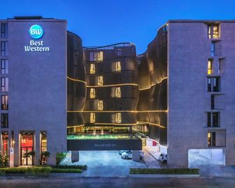 Best Western Ratchada Hotel - Bangkok - Building