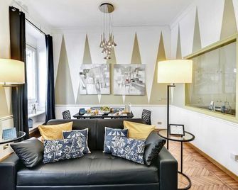 Sweett | Ciovasso - Two Bedroom Apartment, Sleeps 5 - Milano - Stue