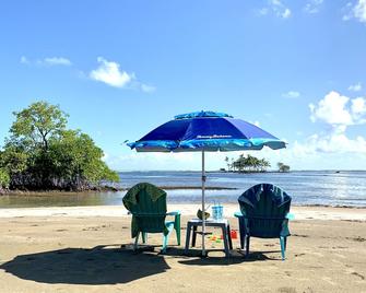 Caribbean Haven Of Nature 'Preci Beach' - Isla Grande - Playa