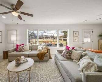 The Gibby | Epic Game Room & Patio, Close to Osu - Stillwater - Stue