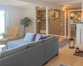 Nice Home In Gislaved With Wifi - Gislaved - Stue