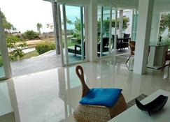 Romantic Beach-Front Pool Villa-3 - Koh Lanta - Salon