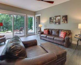 Lakefront Home with Private Dock about 15 Mi to Walker - Walker - Living room