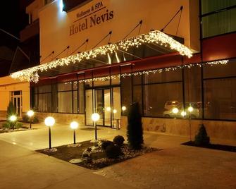 Hotel Nevis Wellness & Spa - Oradea - Building