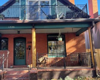 Cute/Cozy Basement Apartment in Old Denver’s Hip Cheeseman Park neighborhood! - Denver - Edificio