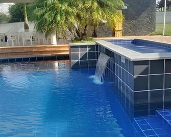 Aramat Pampa - Pueblo Tapao - Piscina