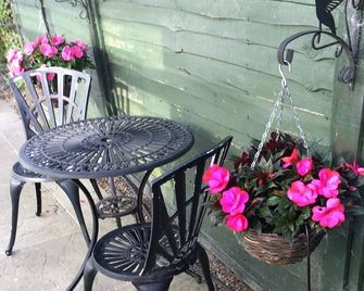 The Cottage - Chichester - Patio