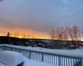 Updated 3 bed 1 bath house in Cochenour ON - Red Lake - Balcony
