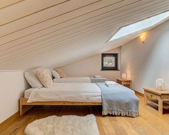 Apartment Les Drus - Alpes Travel - Chamonix - Sleeps 6 - Chamonix - Bedroom