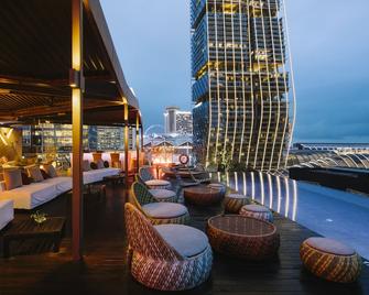 Naumi Hotel - Singapore - Zwembad
