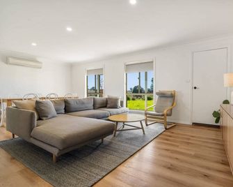 Cooinda Cottage - Beautiful Borenore Farm Stay - Orange