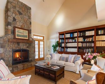 Gorgeous Home W/Fantastic Views-10 Mins To Camden! - Lincolnville - Huiskamer