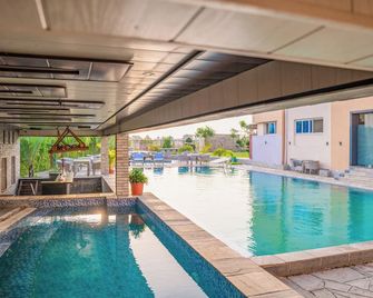 Galaxy Garden Resort - Bharatpur - Piscina