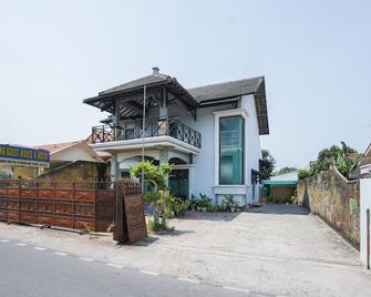 OYO 1439 Gang Guest Homestay - Tuban - Edificio