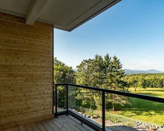 L'île-Do | condos neufs sur l'ile d'Orléans, Le Nico - 805 - Saint-Pierre-de-l'Île-d'Orléans - Balcón