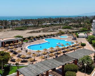 Ohtels Cabogata - El Retamar - Piscina