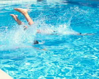 Novotel Torino Corso Giulio Cesare - Turín - Piscina
