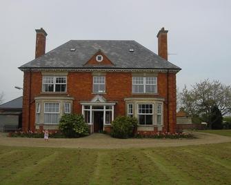 Furtho Manor Farm - Milton Keynes - Building