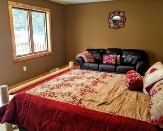 Minocqua Lake Condo B10 - Minocqua - Спальня