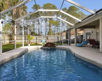 Salty Pool Escape - Nearby Beach - Palm Coast - Pool