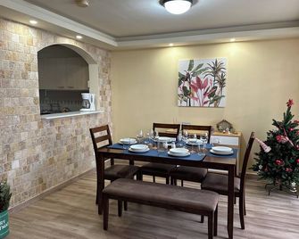 Cozy 3-bedroom townhome with WiFi, AC in fabulous Panamá - Ciudad de Panamá - Comedor