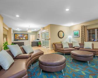 Candlewood Suites Jefferson City - Jefferson City - Living room