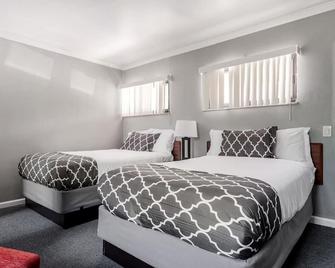 Comfortable Room for 4 w Private Bath Wi-Fi - Woodhaven - Bedroom