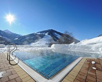 Eggerhof mit Panorama Aussicht, inklusive Verwöhnpension und Joker Card - Saalbach - Bazén