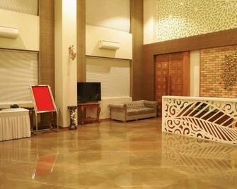Sai Neem Tree Hotel - Shirdi - Lobby