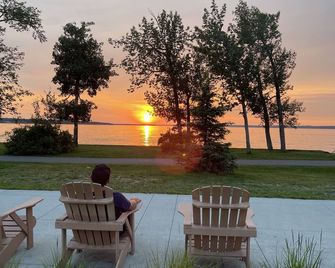 Sylvan Lake Cottage 1/2 block to beach - Sylvan Lake - Patio