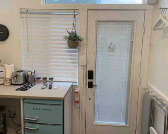 Newly Remodeled Micro Apt! - Pittsburg - Bedroom