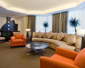 Hilton Toronto/Markham Suites Conference Centre & Spa - Markham - Bedroom