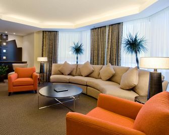 Hilton Toronto/Markham Suites Conference Center & Spa - Markham - Lounge
