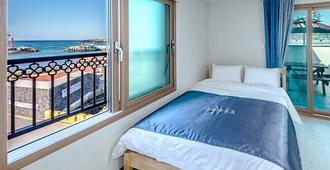 Holkae House - Hostel - Jeju City - Bedroom