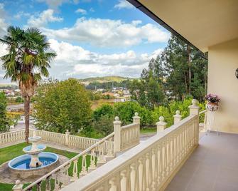 Majestic Manor in Valença with private pool - Valença - Balkón