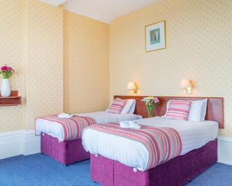 Queens Hotel - Eastbourne - Bedroom