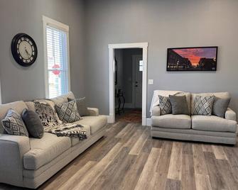 Historic home with modern amenities located in the heart of downtown Vincennes. - Vincennes