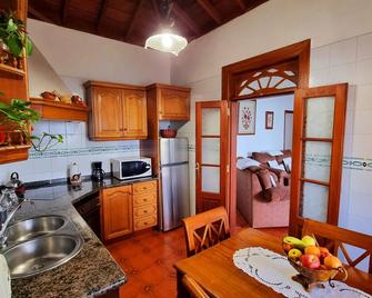 Manuela - Fuencaliente de la Palma - Kitchen