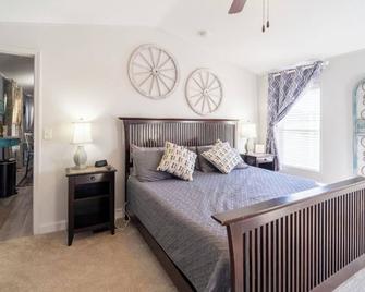 Luxury Retreat / Pickleball Court, Less Than 3 Miniutes From Winstar Casino! - Thackerville - Bedroom